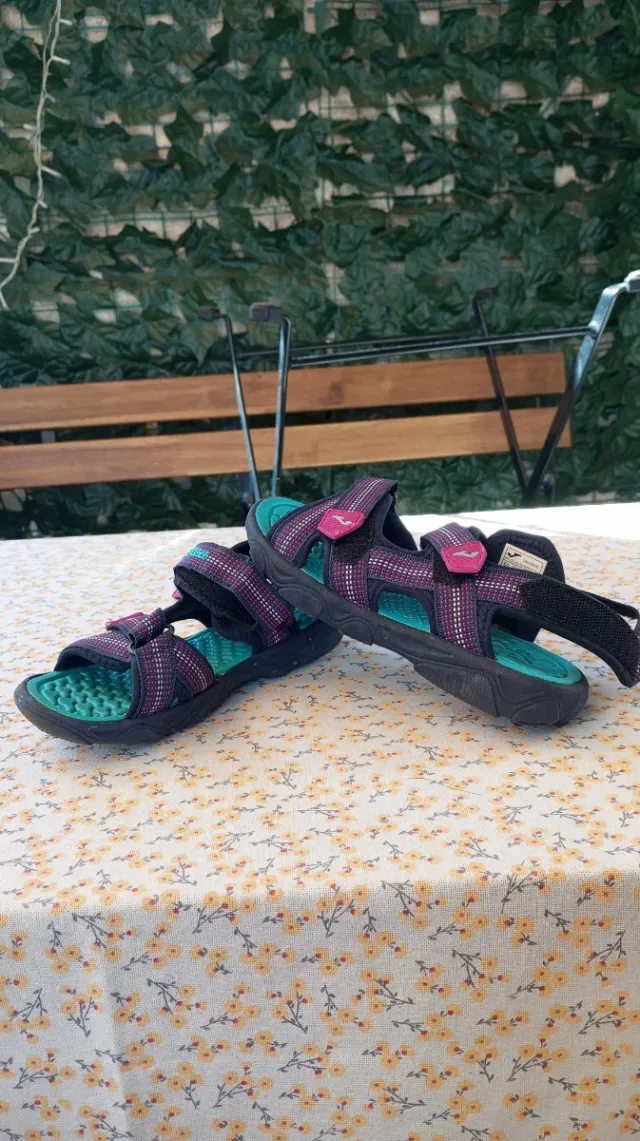 Sandalias moradas y turquesa talla 30