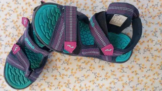 Sandalias moradas y turquesa talla 30