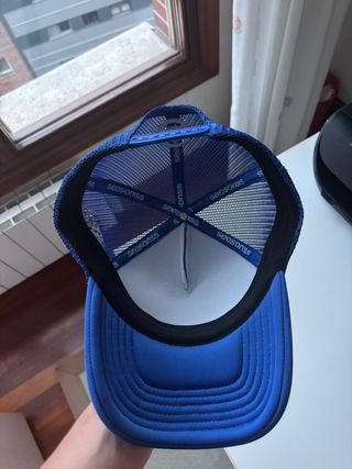 Gorra Seesonss Azul con Diseño Blanco