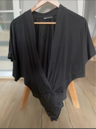 Body ZARA negro cruzado