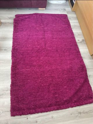 Alfombra morada suave