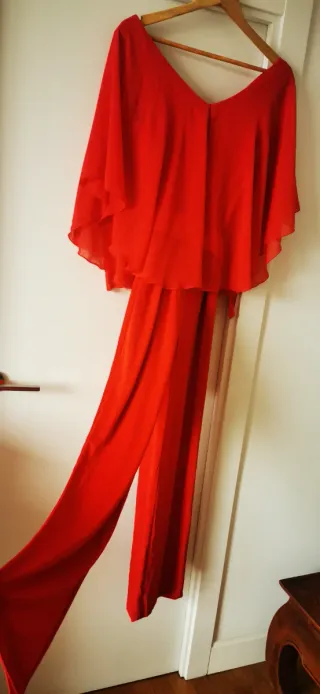 Mono rojo espectacular