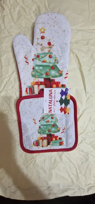 Guanto e presina natalizi