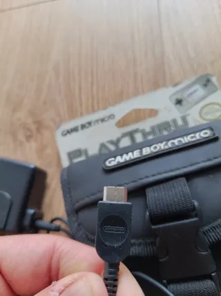 Nintendo Game Boy Micro + Funda y Cargador