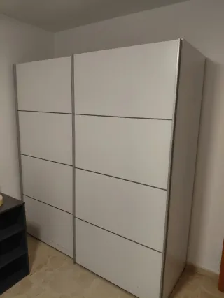 Armario blanco casi sin uso