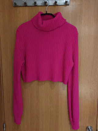 Jersey rosa crop top cuello alto