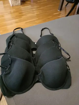 Lote 4 sujetadores negros