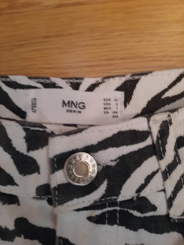 Pantalón vaquero estampado cebra