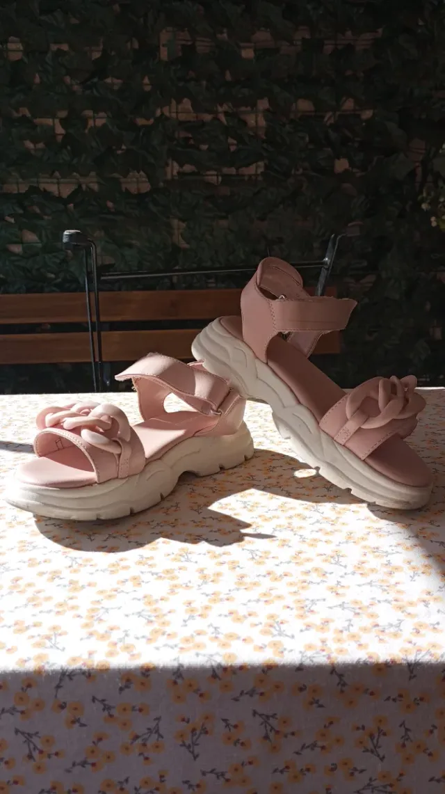 Sandalias rosas con plataforma talla 32