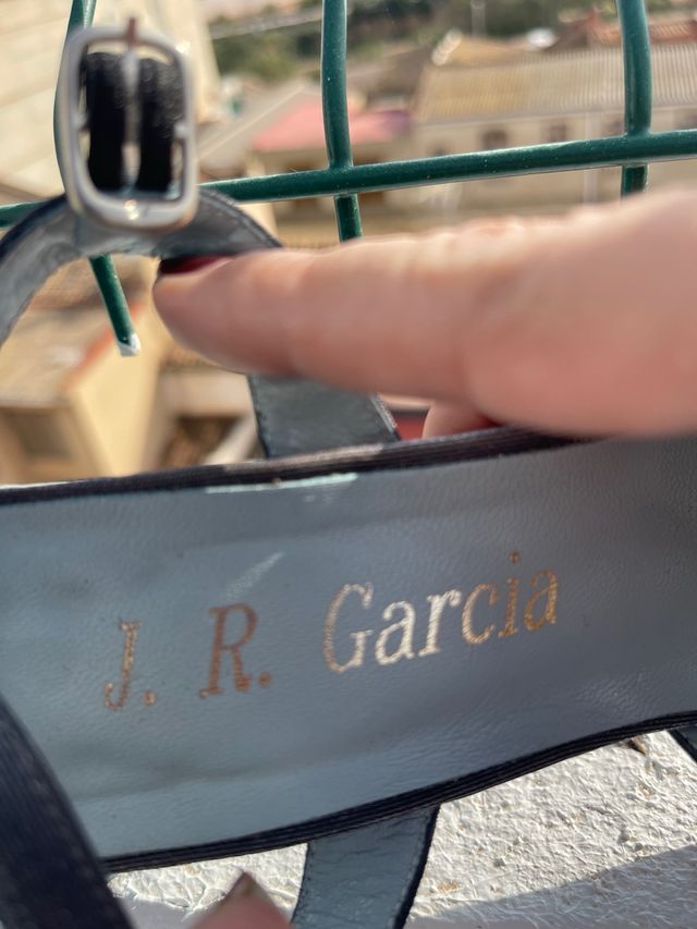 Sandalias de vestir grises con adornos PIEL