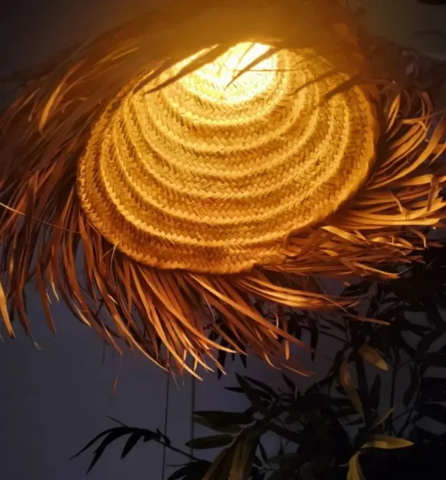 Lámpara Hoja de Palma con Flecos Estilo Boh