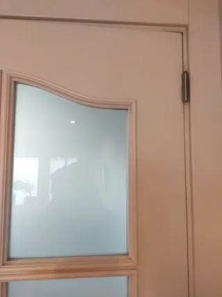 Puerta madera con cristal