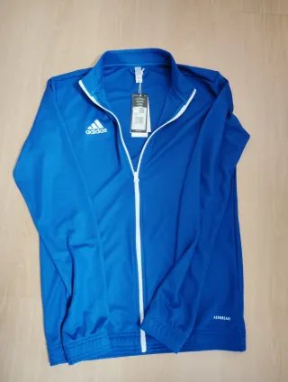 Chaqueta Adidas Azul Nueva 70cm largo y 65cm manga