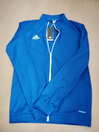 Chaqueta Adidas Azul Nueva 70cm largo y 65cm manga