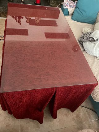 Tavolo consolle con cristallo e gonne