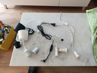 2 portalámparas E27 y 3 E14