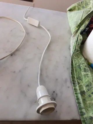 2 portalámparas E27 y 3 E14