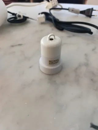 2 portalámparas E27 y 3 E14