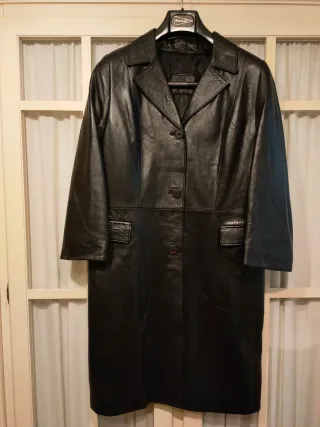 Abrigo Largo Botones Piel Sintética