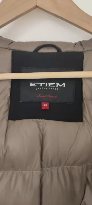 Abrigo Etiem Negro con Capucha