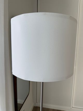 Lámpara de pie Ikea blanca