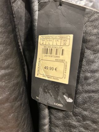 Cazadora efecto piel negra talla L