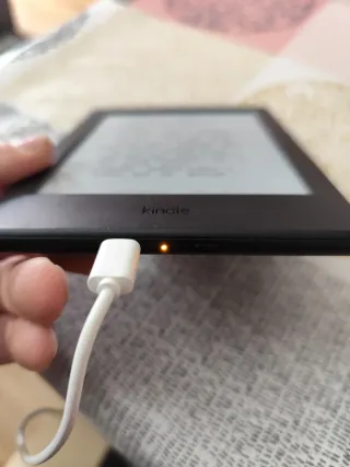 Lote 2 E-readers Fnac y Kindle para piezas