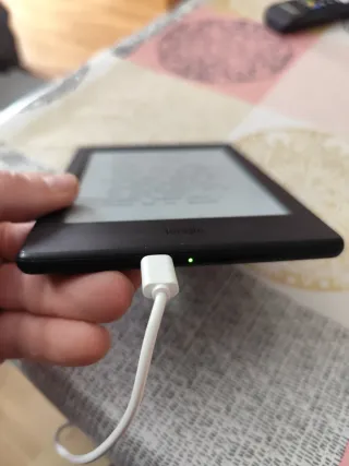 Lote 2 E-readers Fnac y Kindle para piezas