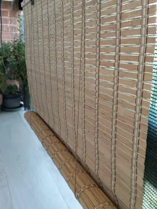 Tenda a rullo in legno