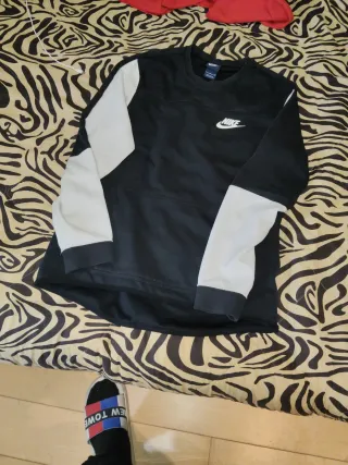 Sudadera Nike Negra y Blanca Talla S