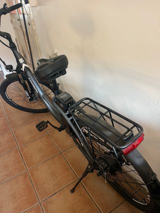 Bicicleta Eléctrica Negra