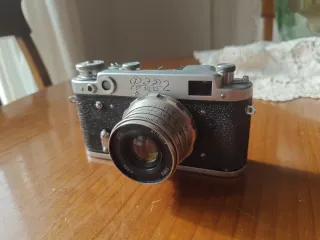 Cámara FED 2 Plata/Negra telemétrica.