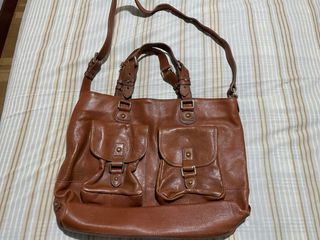 Bolso de piel marrón