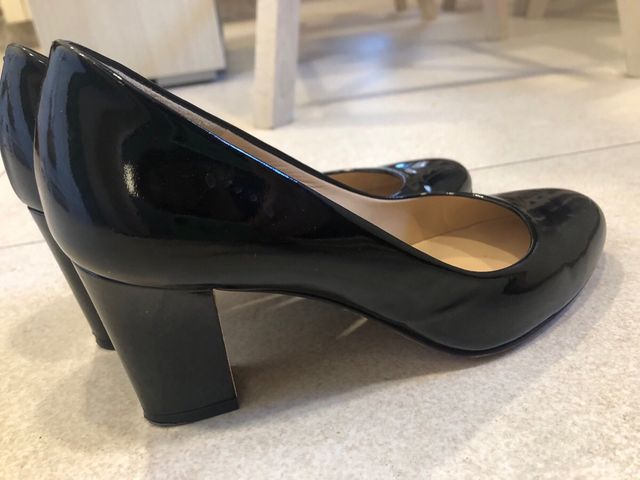 Zapatos de salón charol negro LATOUCHE