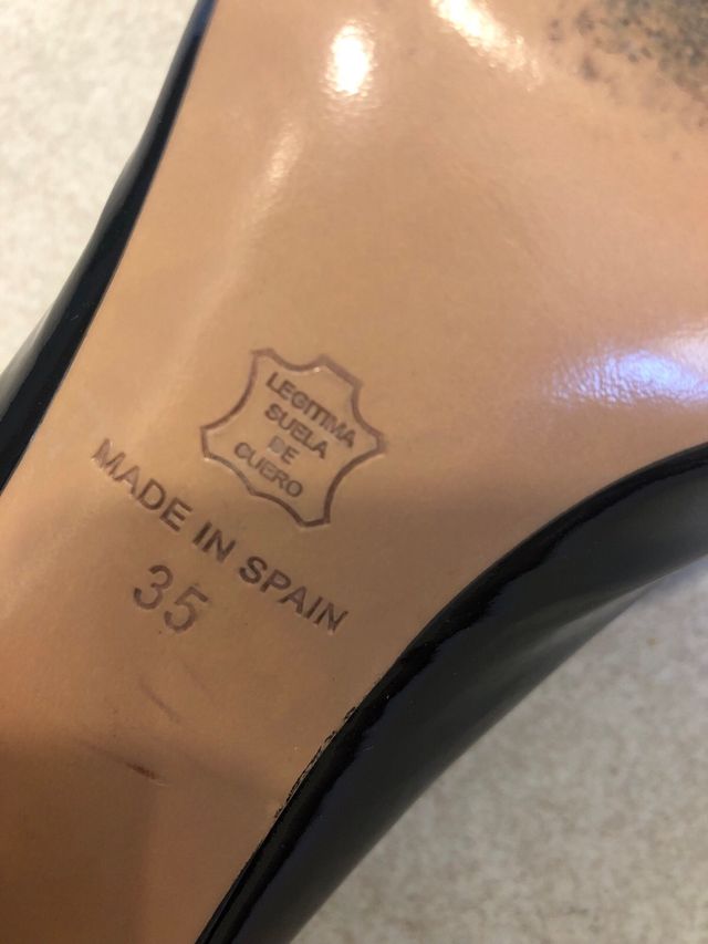 Zapatos de salón charol negro LATOUCHE