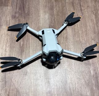 DJI Mini 4 Pro Drone + Accesorios