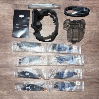 DJI Mini 4 Pro Drone + Accesorios