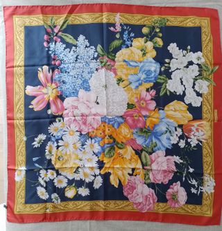 Foulard in seta blu e multicolor