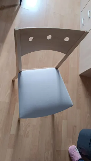 Mesa extensible comedor + 4 sillas 90x140x76