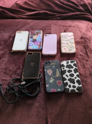 iPhone SE 2020 Negro + 7 Fundas