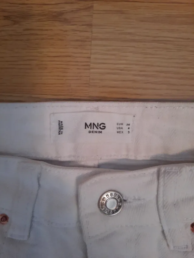 Vaqueros blancos de pierna recta