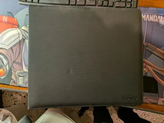 Álbum Ultimate Guard Xenoskin 16 Cartas