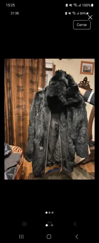 Abrigo de piel conejo negro con capucha