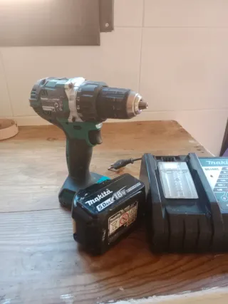 Taladro Makita DDF484 + Batería + Cargador