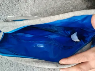 Bolso bandolera Adidas gris y azul