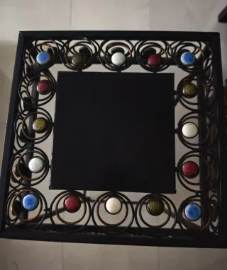 Tavolino decorativo con cristallo e metallo