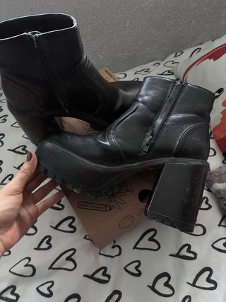 Botas negras tacón grueso estilo Bratz