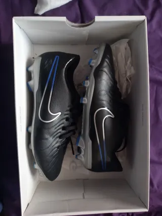 Botas de fútbol niño,Nike Talla 35.