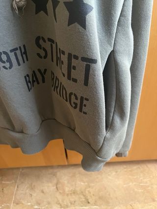 Sudadera verde con estampado New York