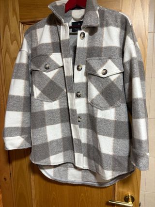 Sobrecamisa cuadros gris y blanco